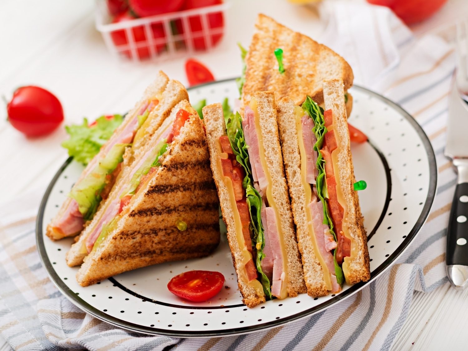 Breaded‑Meat Sandwich (Milanesa Sandwich)