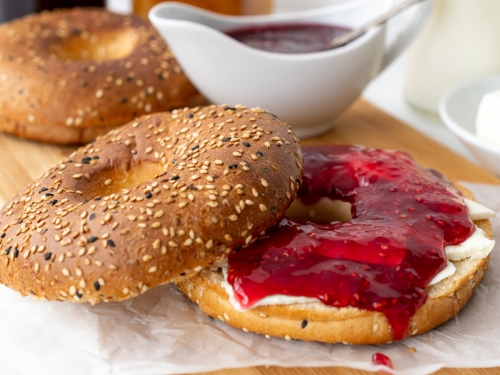 Bagel with Jelly