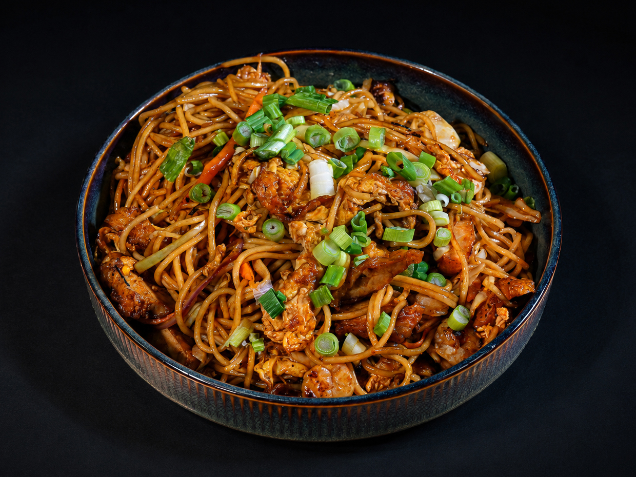 Chicken Schezwan Hakka Noodles