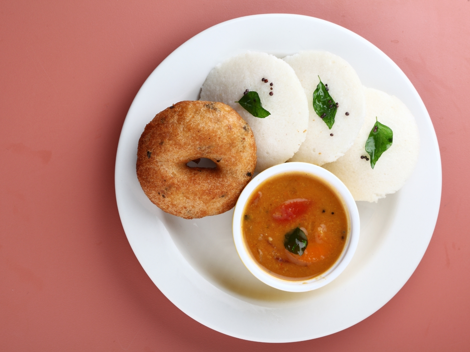 Idli Vada (Combo - 3 Idly & 1 Vada)