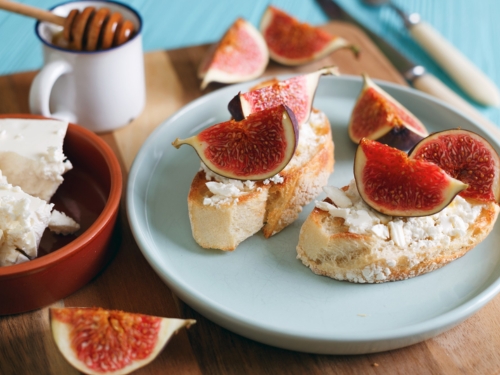 Fig & Mascarpone Crostini (24 Pieces)